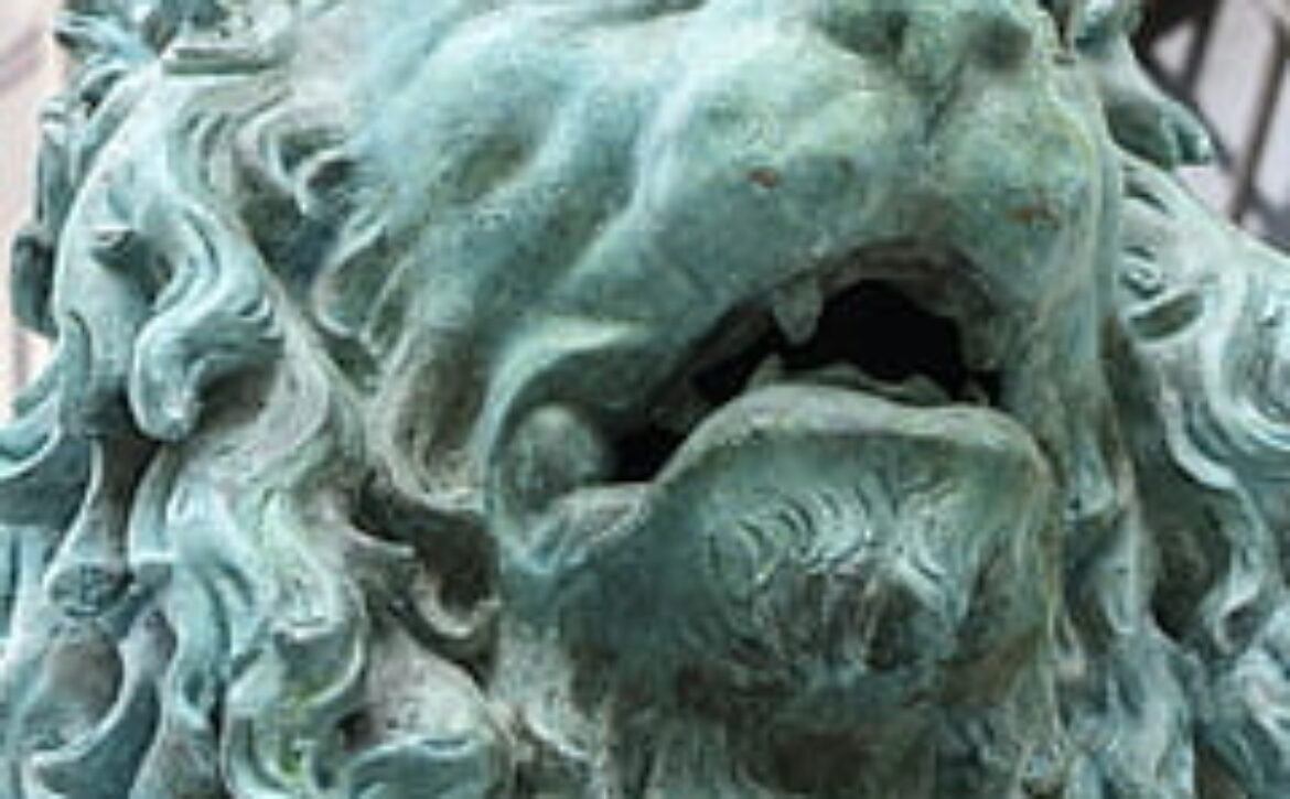 lion-statue-head-sculpture-thumbnail